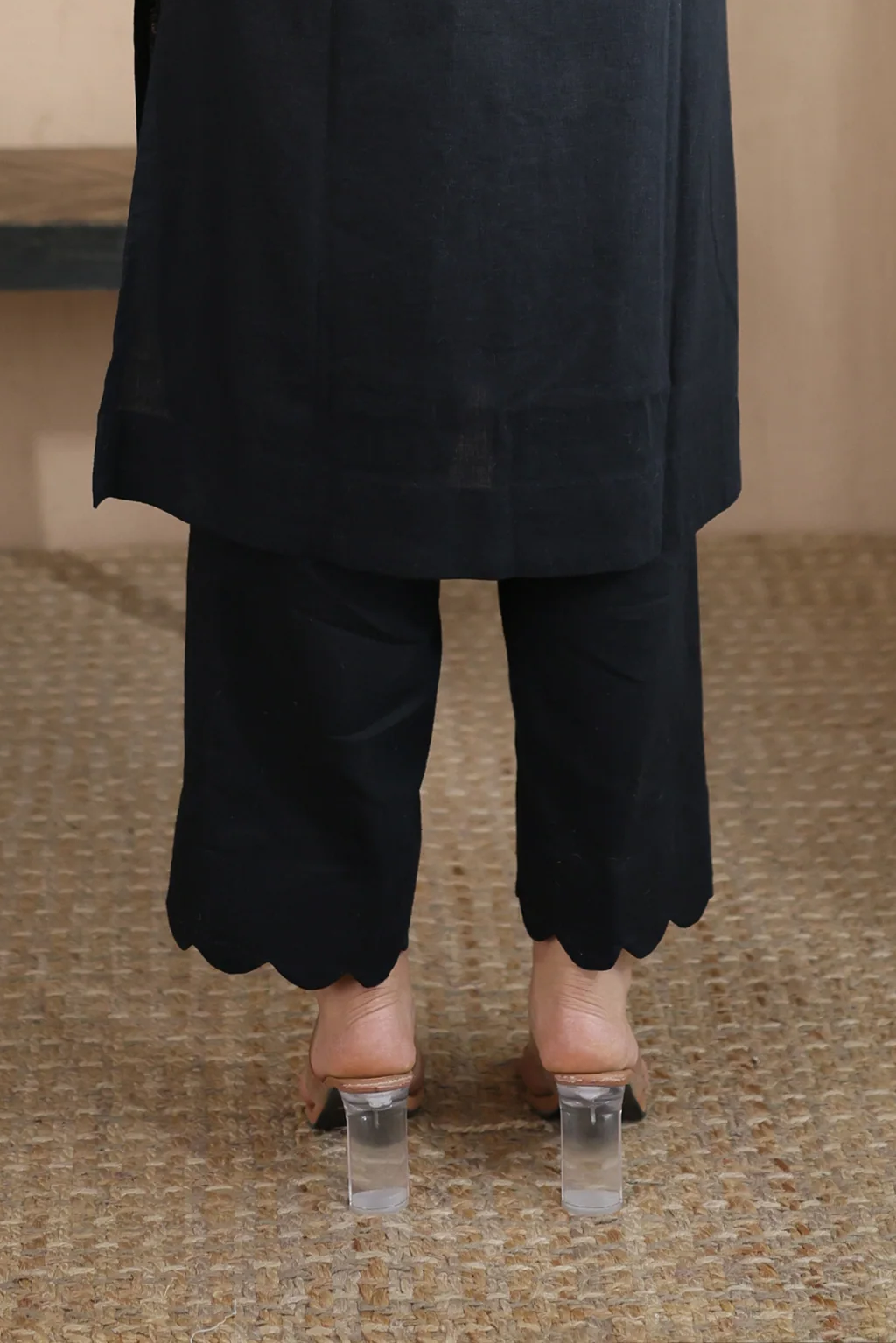 Nura Linen Scalloped Pants